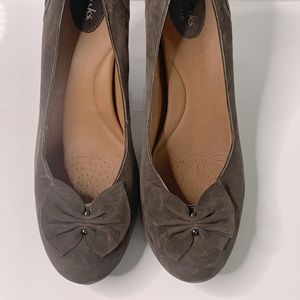 Clarks Artisan Suede pumps size 12 work shoe comfortable quality large size